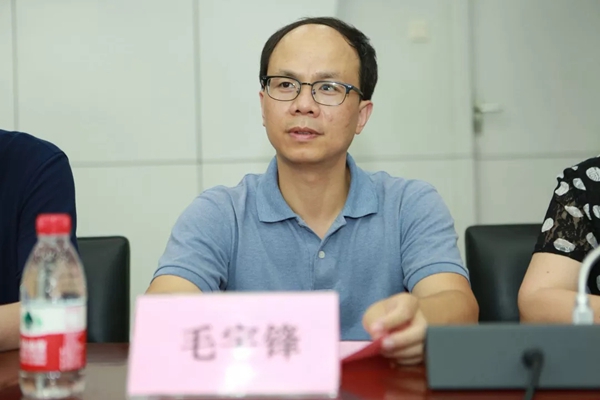 首届“雅诗澜”奖学金颁奖典礼成功举办,与社会公益同行!
