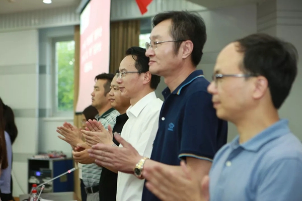 首届“雅诗澜”奖学金颁奖典礼成功举办,与社会公益同行!