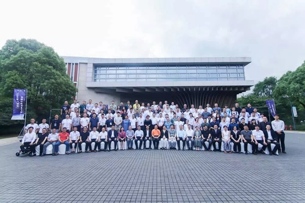 喜盈门董事长沈建忠再次荣膺实木定制家居专委会副会长！