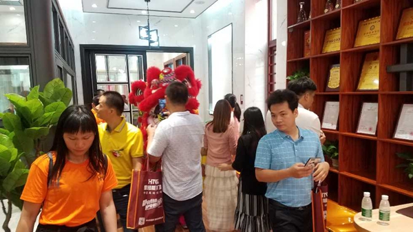 皇图威斯门窗乔迁狮山招大白泥坑工业区,开启新征程!