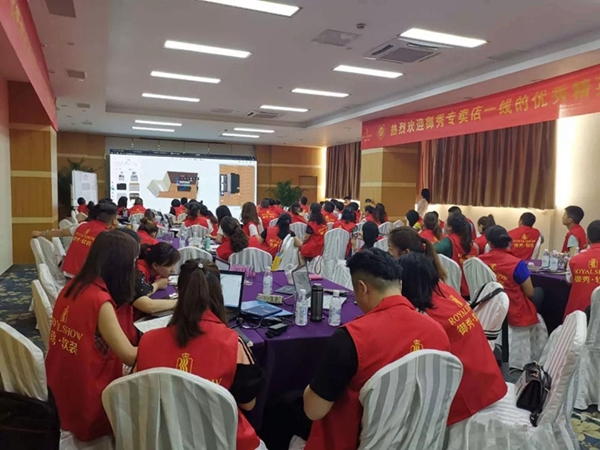 御秀刺绣墙布春秋学院成功举办第三课堂第32期培训会！