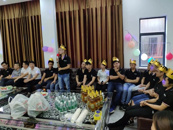 德技优品门窗6月员工庆生会圆满结束