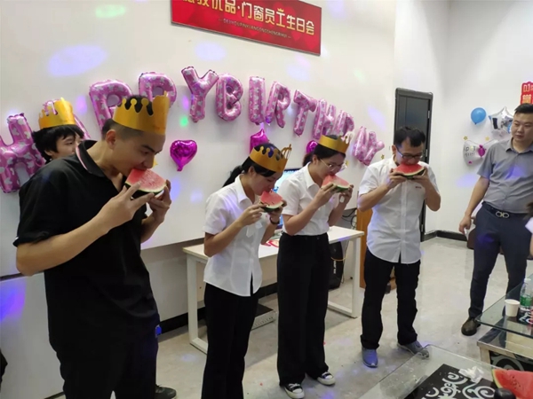 德技优品门窗6月员工庆生会圆满结束
