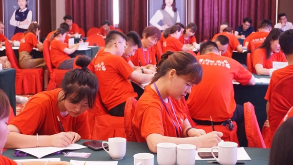 科布斯无缝墙布2019全国巡回培训公开课河南站成功举办!