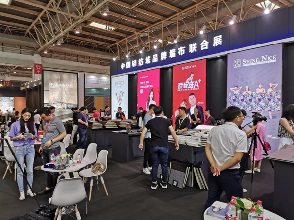 红旗无缝墙布带您直击BIFF2019现场，看“特色布”崛起之路