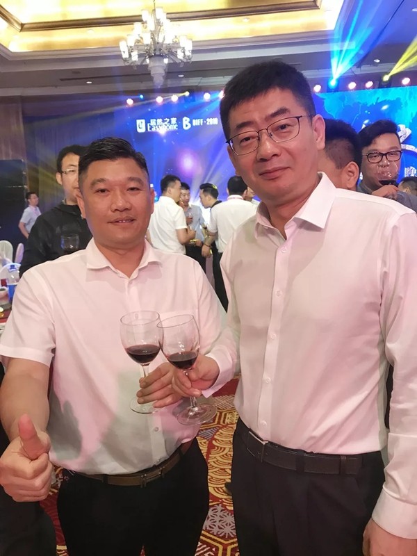 派雅门窗荣获“2019居然之家战略合作伙伴”称号