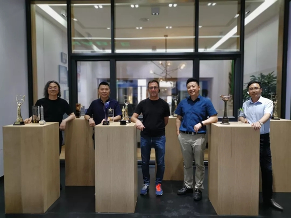 米兰之窗迎接意大利设计大师卢卡斯到访交流