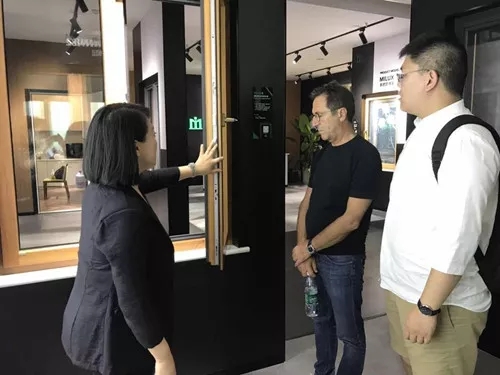 米兰之窗迎接意大利设计大师卢卡斯到访交流