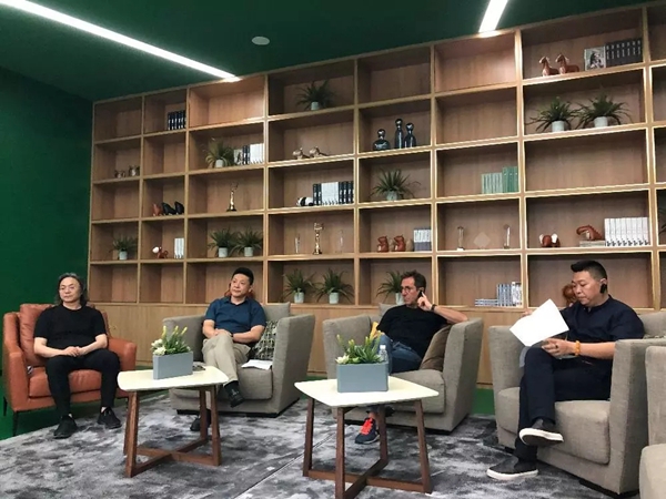 米兰之窗迎接意大利设计大师卢卡斯到访交流