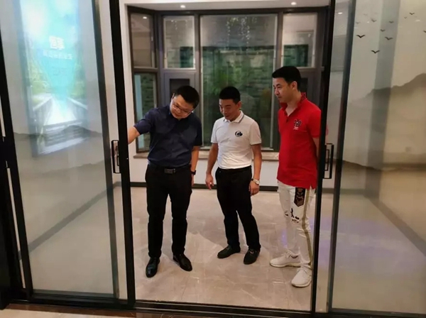 正金门窗携手慧亚传媒，签订战略合作协议