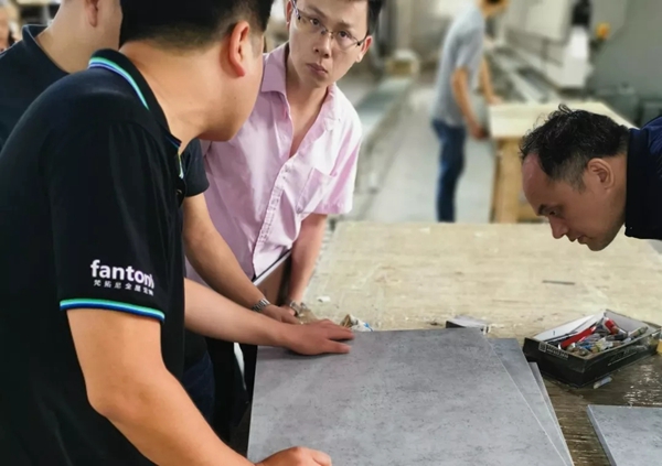 重庆木门行业协会及部分定制企业莅临梵美兰卡交流考察