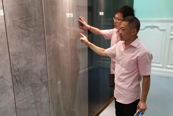 重庆木门行业协会及部分定制企业莅临梵美兰卡交流考察