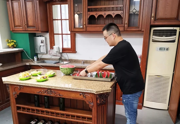 重庆木门行业协会及部分定制企业莅临梵美兰卡交流考察