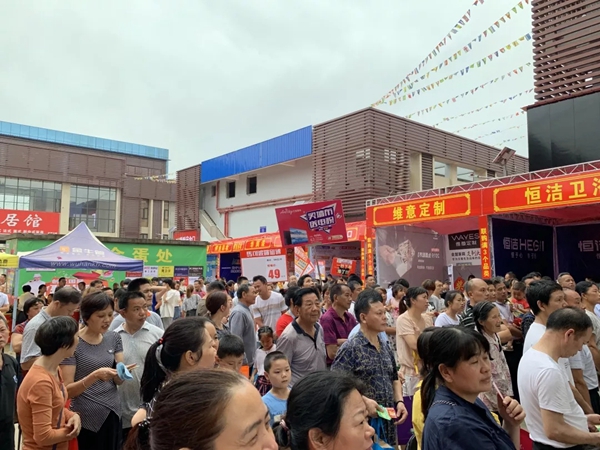 艾是墙布品牌月全国联动活动进行中，全心投入落地推广！