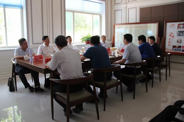 万家园资讯|淄博市市委副书记、市长于海田一行莅临万家园木业调研指导!