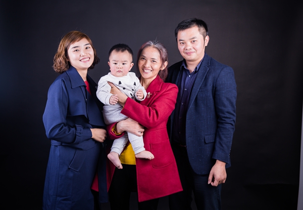 蓝绣刺绣墙布总经理李先荣:实事求是,积极拥抱新趋势