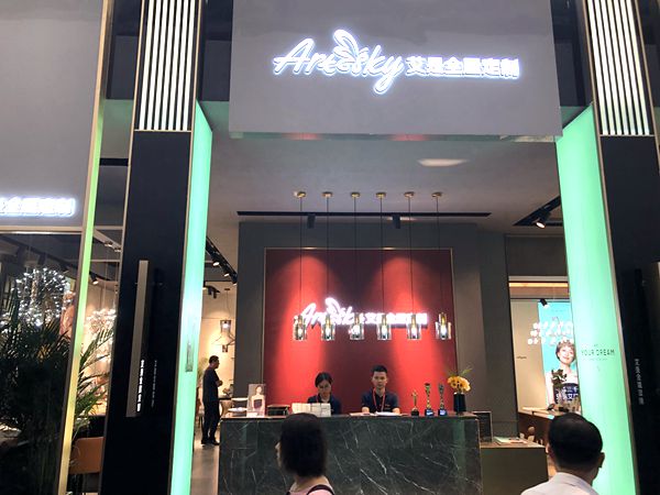 2019中国建博会(广州)|艾是墙布关宇:未来家装行业的趋势是“所见即所得”! 2019中国建博会(广州)|艾是墙布关宇:未来家装行业的趋势是“所见即所得”!
