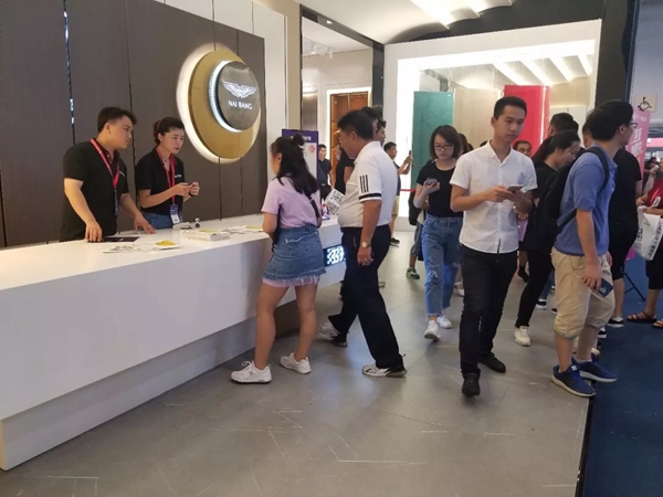 2019中国建博会(广州)开开木门持续火爆,等你来看! 2019中国建博会(广州)开开木门持续火爆,等你来看!
