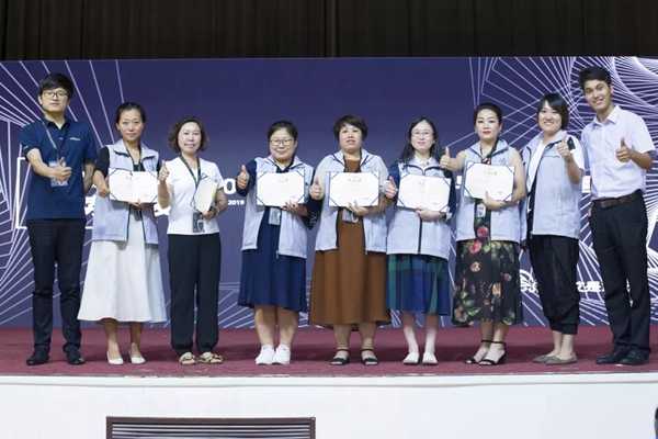 艾是墙布成功举办终端导购特训会,助力艾是导购成长
