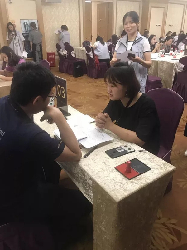 艾是墙布成功举办终端导购特训会,助力艾是导购成长