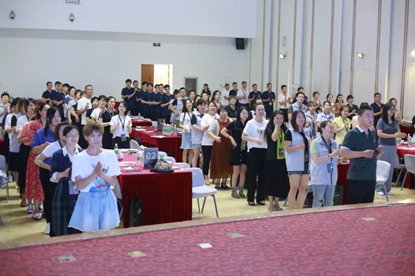 艾是墙布成功举办终端导购特训会,助力艾是导购成长