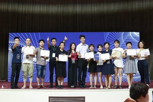 艾是墙布成功举办终端导购特训会,助力艾是导购成长