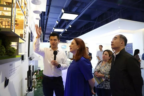 正泰集团迎接联合国大会主席埃斯皮诺萨一行莅临考察