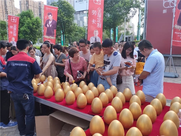 劳卡全屋定制6月定制狂欢圆满落幕,6大明星走进店面体验劳卡品质