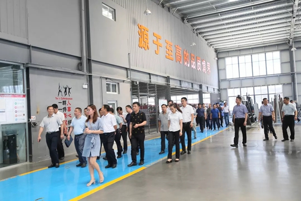 沃伦门窗迎接山东省铝产业新旧动能转换观摩交流团一行莅临参观