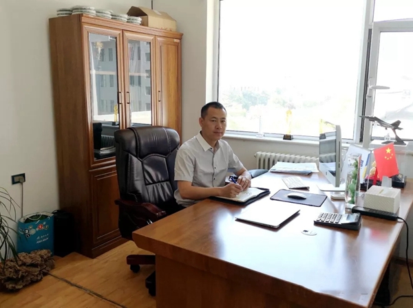 宏明泰铝包木门窗千万大商石文青先生:注重服务才能在激烈的竞争中脱颖而出