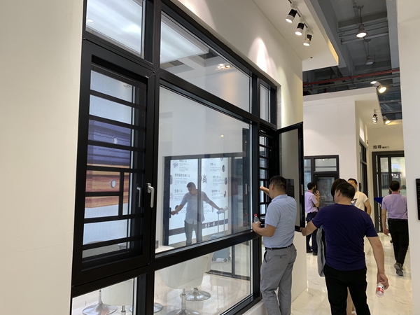 2019中国建博会(广州)|尊尚门窗谭微波:“三免合一”加盟新模式助力招商