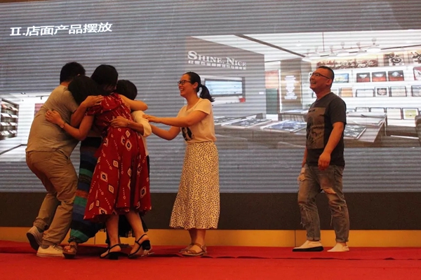 红旗无缝墙布2019财富倍增计划启动会成功举办 红旗无缝墙布2019财富倍增计划启动会成功举办