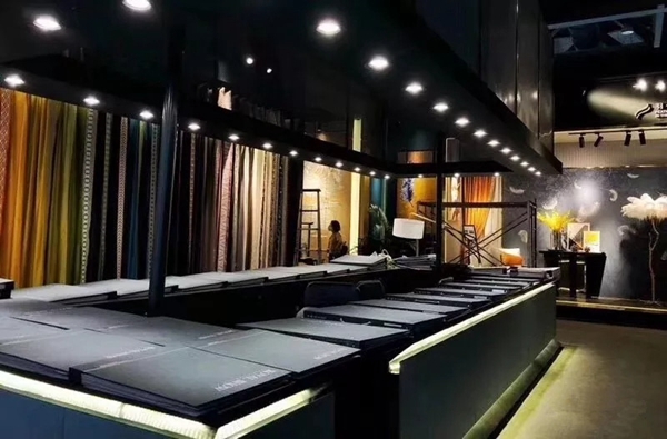 御秀刺绣墙布惊艳2019中国建博会(广州),一系列新品令人痴迷! 御秀刺绣墙布惊艳2019中国建博会(广州),一系列新品令人痴迷!