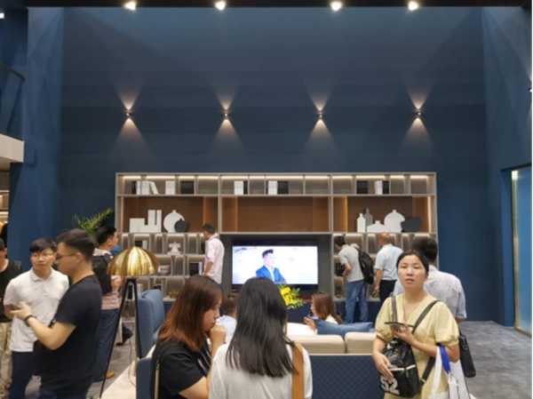 联邦高登携联名款亮相中国建博会（广州），彰显定制设计力量