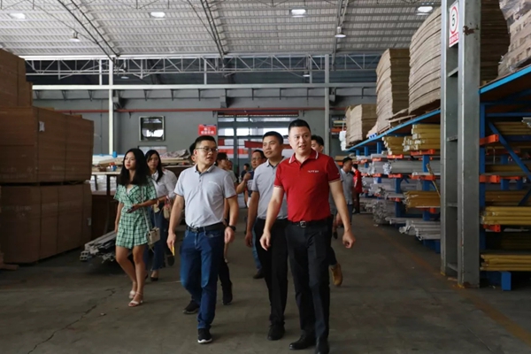 科凡全屋定制迎来东莞市定制家居行业协会考察团参观交流 科凡全屋定制迎来东莞市定制家居行业协会考察团参观交流