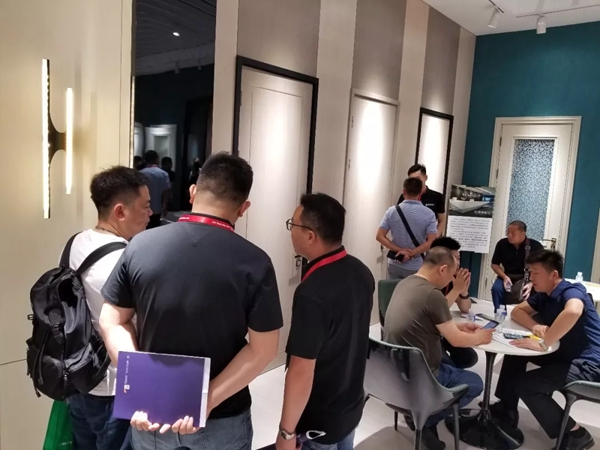 开开木门惊艳亮相中国建博会(广州),展馆人气爆棚! 开开木门惊艳亮相中国建博会(广州),展馆人气爆棚!