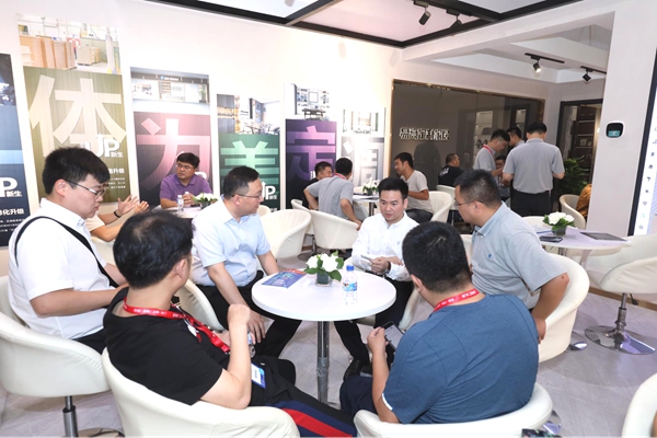 为美定调,圣象木作一体化展厅亮相2019中国建博会(广州) 为美定调,圣象木作一体化展厅亮相2019中国建博会(广州)