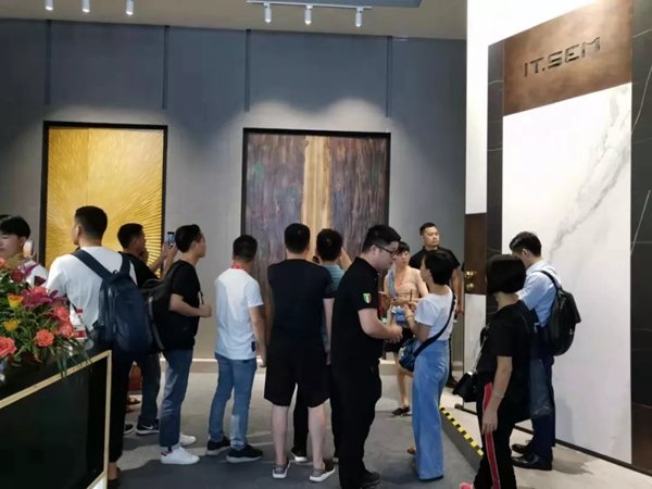 2019中国建博会(广州)精彩还在继续,奢曼期待与您相遇! 2019中国建博会(广州)精彩还在继续,奢曼期待与您相遇!