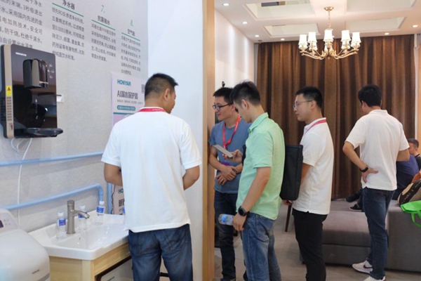 鸿雁电器携iHouse全屋智能亮相中国建博会（广州），体验智慧生活新惊喜