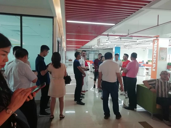 名凯门窗迎接大沥总商会东南大学EMBA学员一行莅临交流