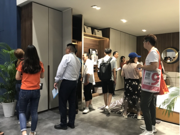 联邦高登携联名款亮相中国建博会（广州），彰显定制设计力量