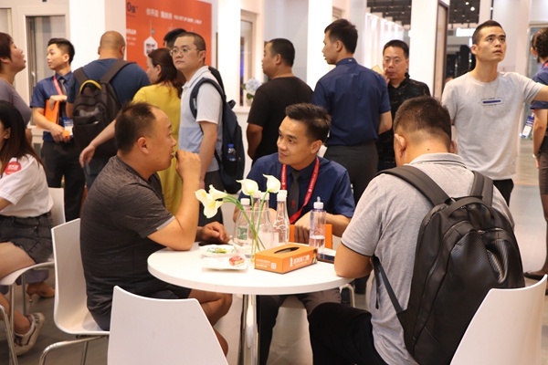 百利玛门窗闪耀亮相中国建博会（广州），引领现代轻奢新风尚！