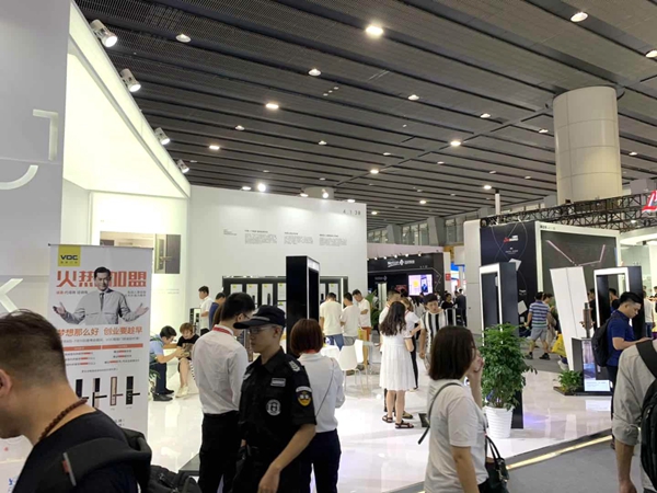 2019中国建博会（广州）丨​VOC智能锁林飞和：搭载天猫精灵功能，让家智能起来