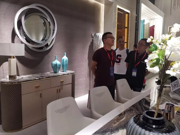 2019中国建博会(广州)开开木门持续火爆,等你来看! 2019中国建博会(广州)开开木门持续火爆,等你来看!