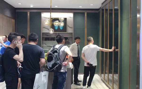 伊仕利家居建博会现场报道，时尚展馆吸粉无数