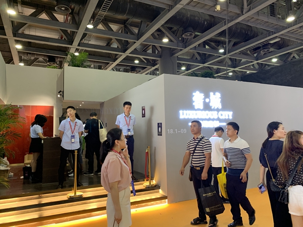 2019中国建博会（广州）|奢城整木华春：开店不难，难的是找到合适团队   