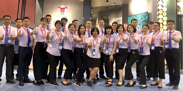 红棉花板材中国建博会(广州)圆满结束,系列新品惊艳吸睛,实力圈粉 红棉花板材中国建博会(广州)圆满结束,系列新品惊艳吸睛,实力圈粉