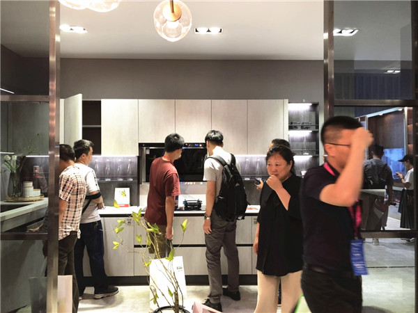 2019中国建博会（广州）| 桔家衣柜李子飞：不同板块和品类独立发展