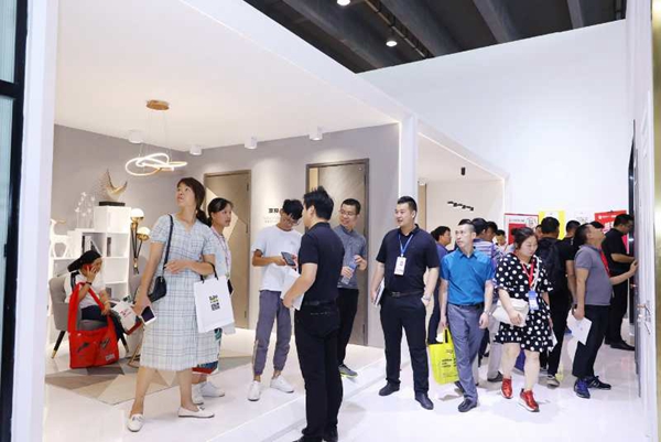 2019中国建博会（广州）|双羽木门田羽：把握新零售大势，让经销商更具竞争力
