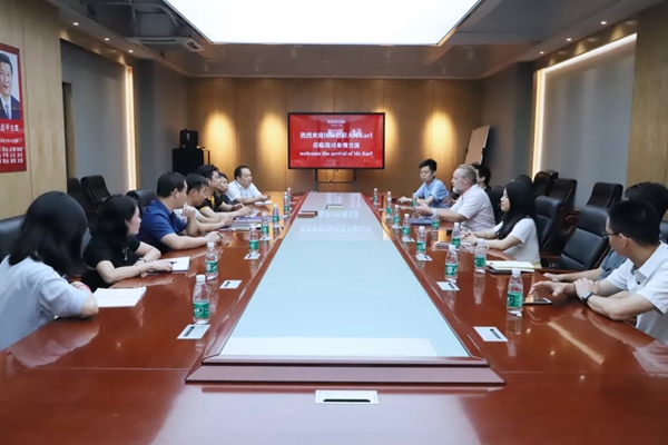 亿合门窗迎接国际色彩大师Karl一行莅临交流指导